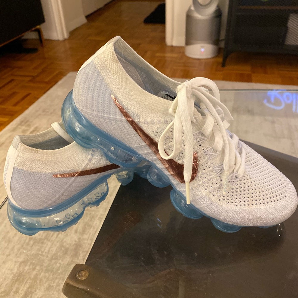WMNS Explorer Light OG Vapormax - Sz 6.5 (37.5)
